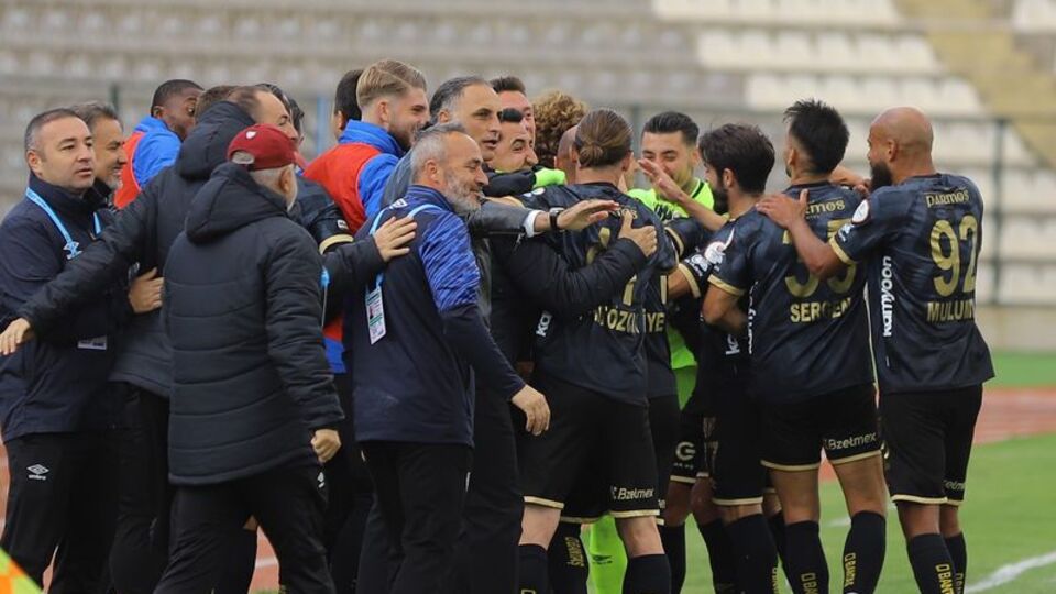 Bandırmaspor tek attı üç aldı!