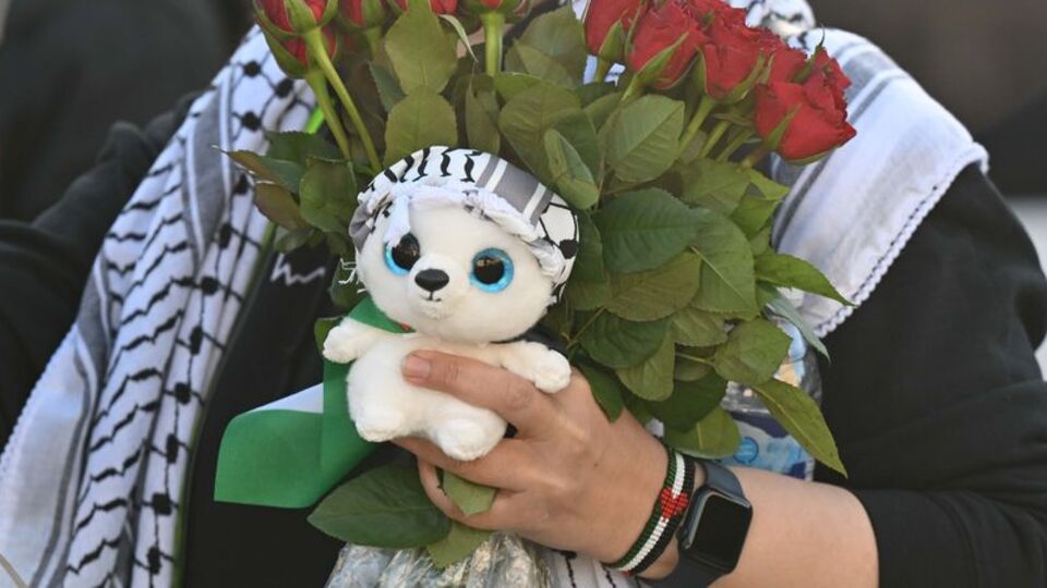 Oyuncak bıraktılar