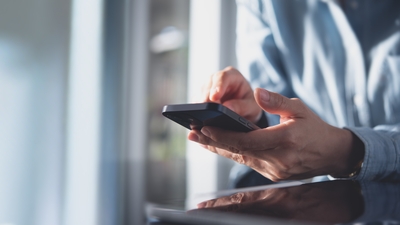 "Telefon, bilgisayar ve televizyon foto yaşlanmayı artırıyor"