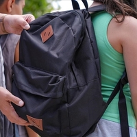 Ağır çanta taşıyan öğrencilerde sırt ve bel ağrısı riski!