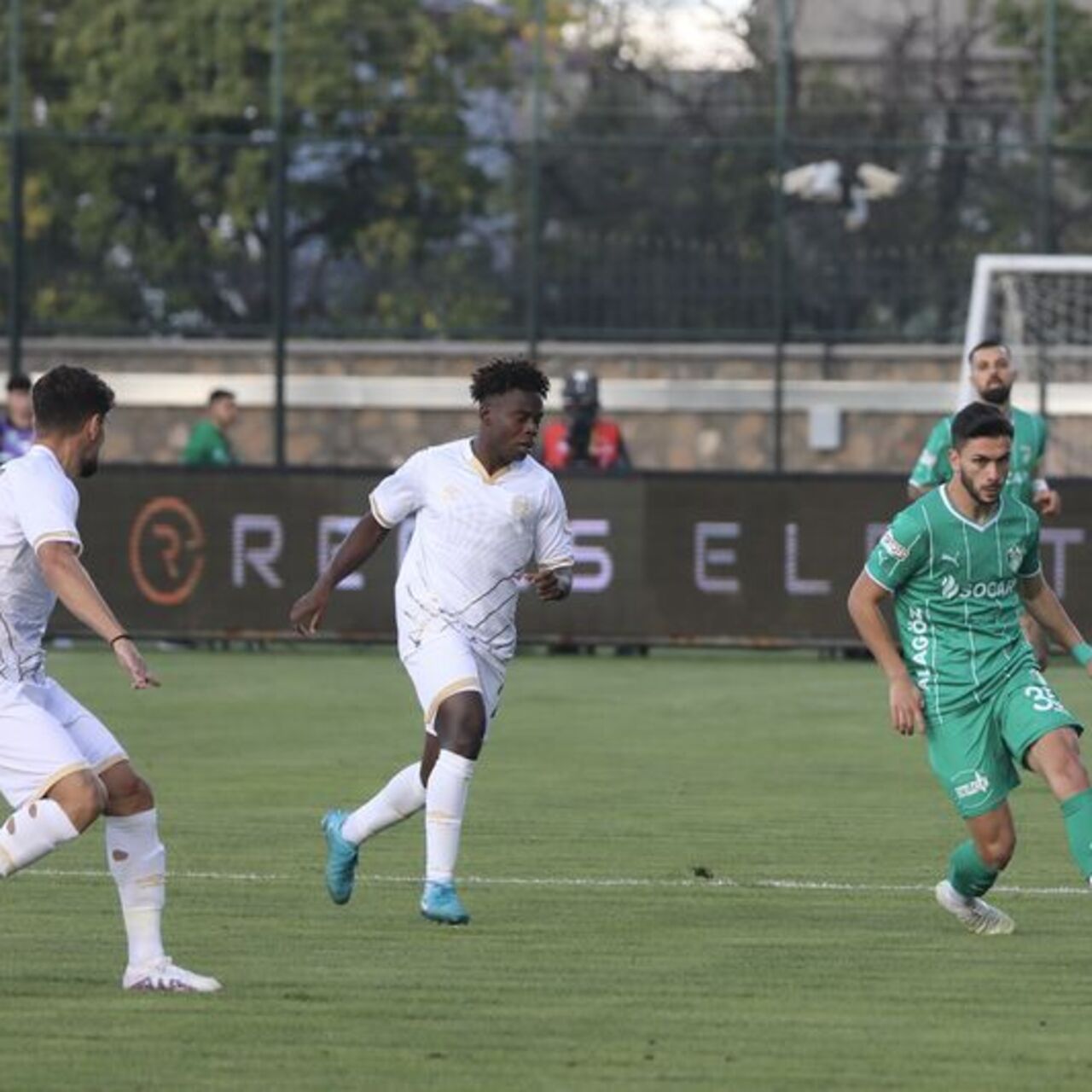 Iğdır FK, tek attı üç aldı!