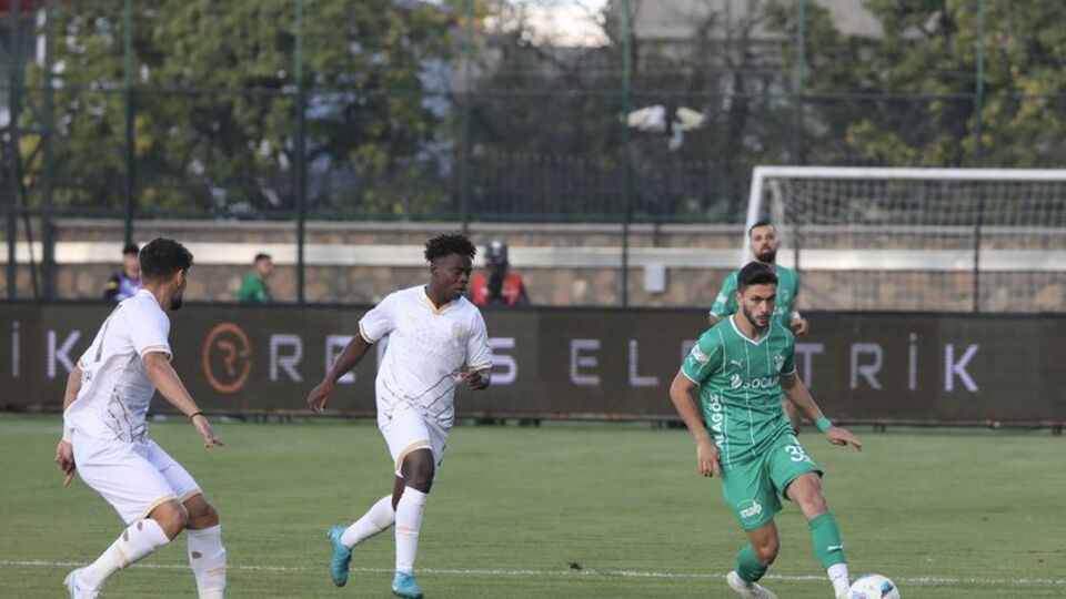 Iğdır FK, tek attı üç aldı!