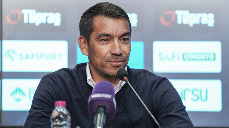 Bronckhorst'tan sakatlık ve Semih açıklaması!