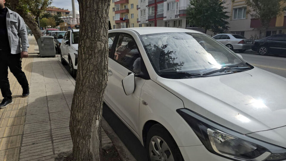 Araç sahiplerini şaşkına çeviren olay! 15 aracın aynaları kırıldı