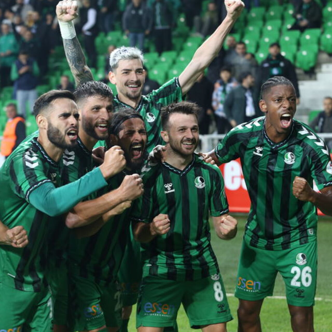 Sakaryaspor 2. yarıda açıldı!