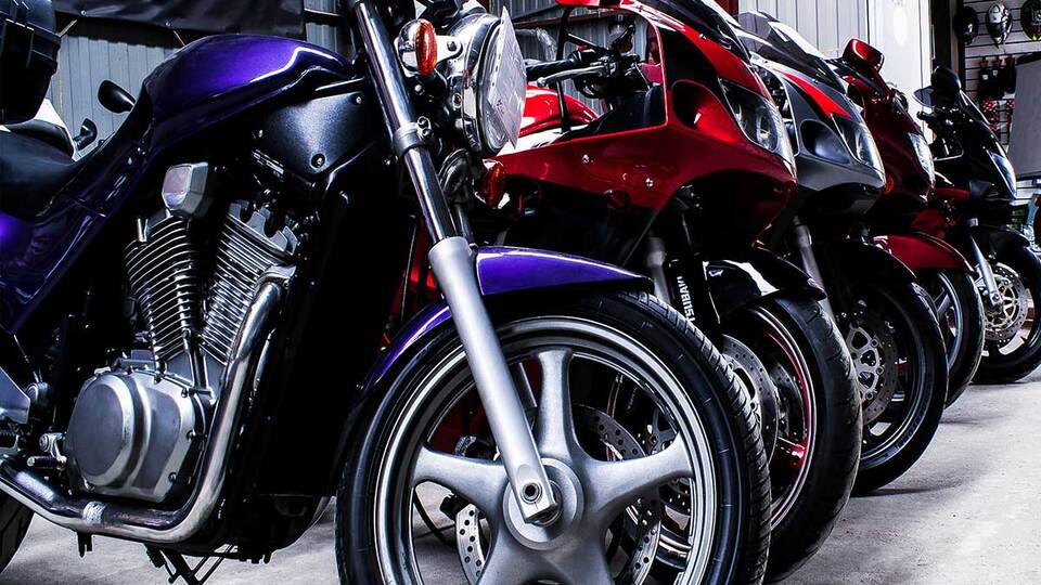 Motosiklette 'emisyon' hareketliliği