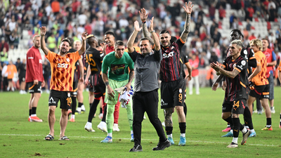 Futbolcular sahneyi Buruk'a bıraktı