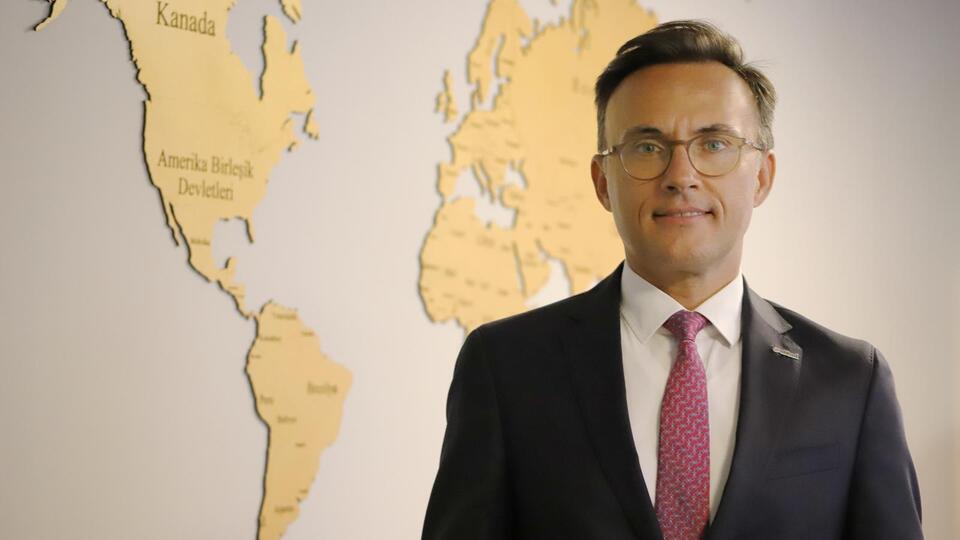 "Hedefimiz Türkiye'yi lojistikte küresel bir merkez haline getirmek"