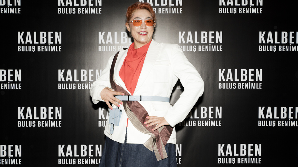 Yeni şarkısını yayınladı