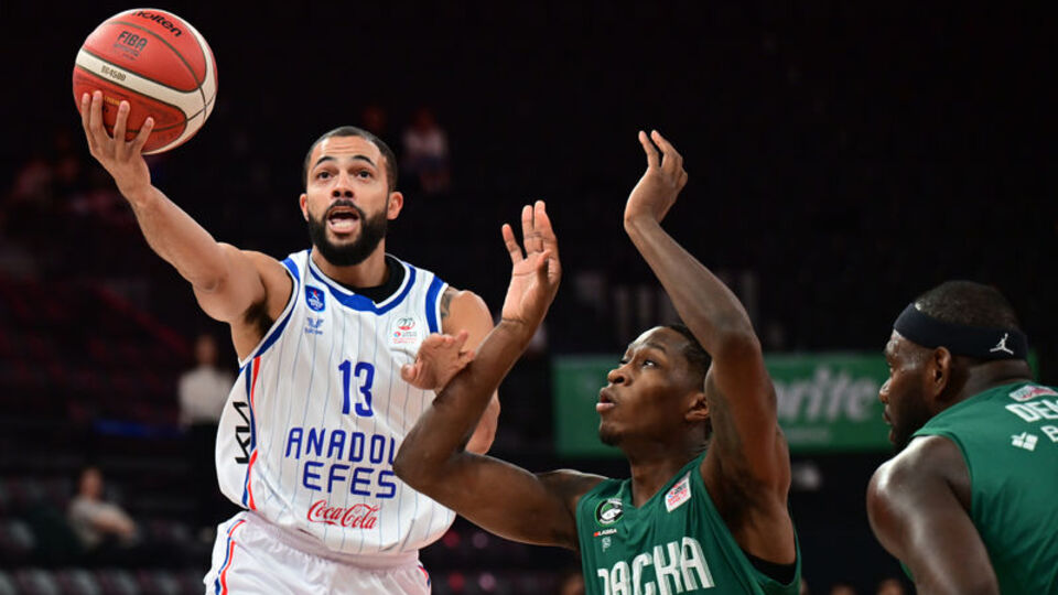 A. Efes Darüşşafaka'yı rahat geçti