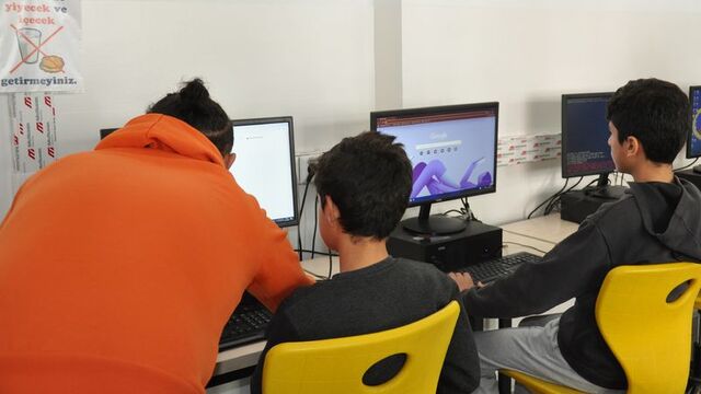 Eskişehir'de 121 çocuk okulla buluşturuldu
