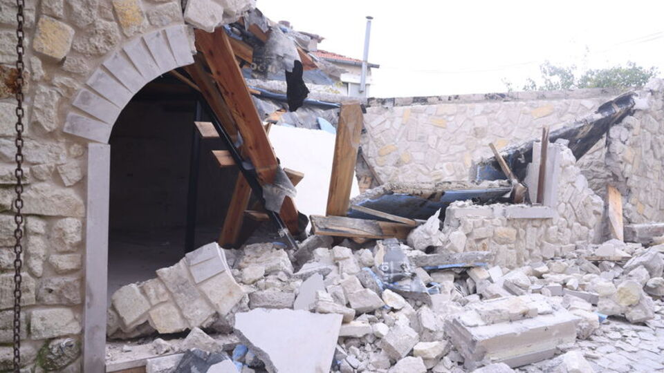 Kapadokya'da kaçak restoran yıkıldı