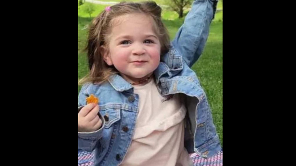 Acı ölüm! Nefes borusuna fıstık kaçtı