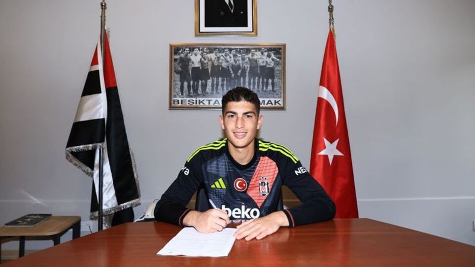 Beşiktaş, genç kaleciyle imzaladı!