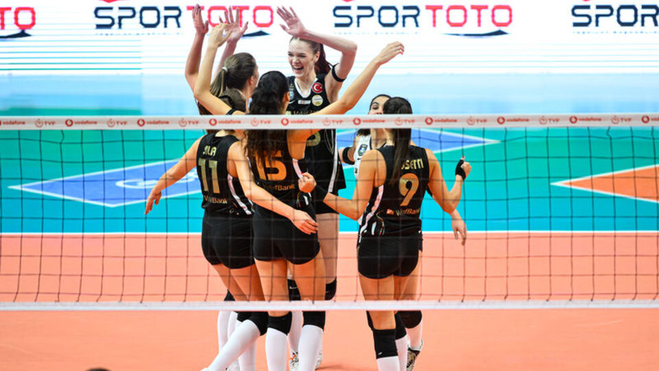 VakıfBank, set vermeden kazandı!