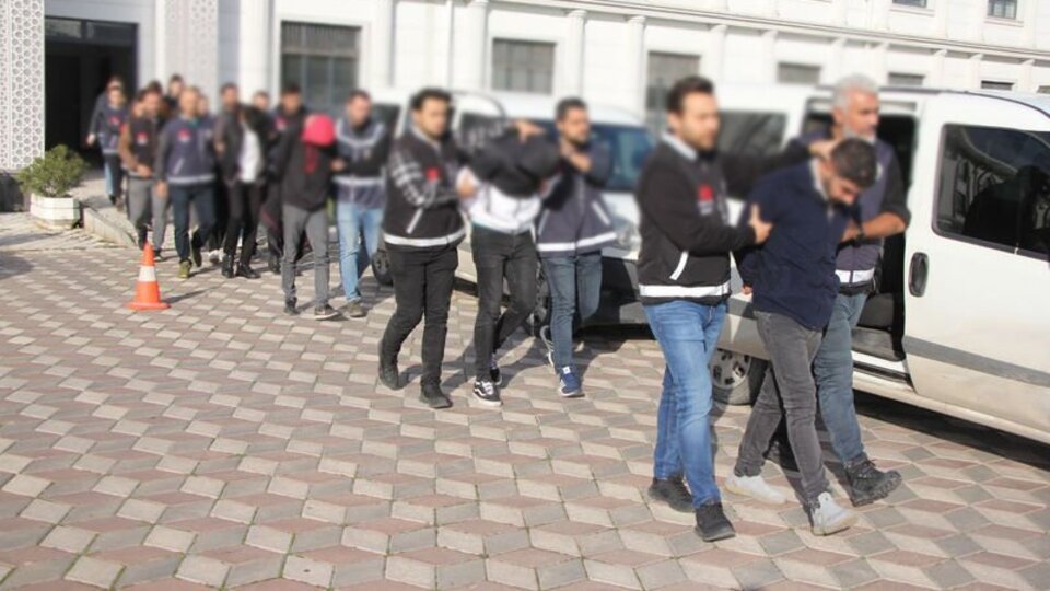 Kargo dolandırıcılığı operasyonu: 8 tutuklama