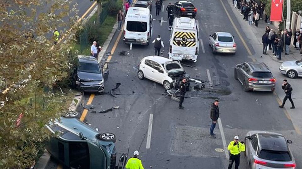Ankara'da 8 araç birbirine girdi
