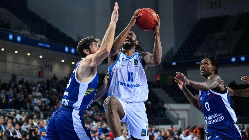 Türk Telekom, Valencia'ya diş geçiremedi