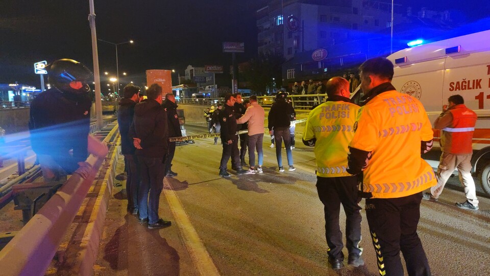 Van'da motosiklet, vinç aracına çarptı: 1 ölü