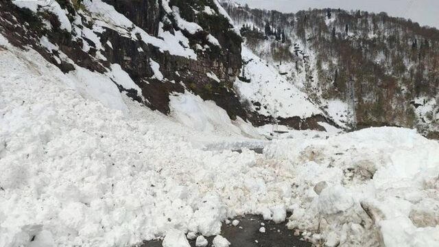 Artvin'de çığ nedeniyle 6 köy yolu kapandı