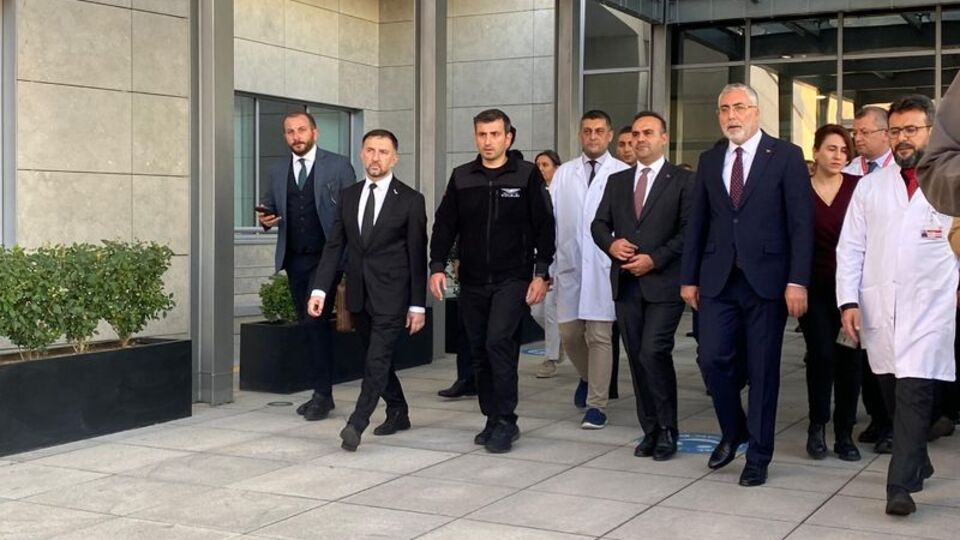 Bakan Kacır'dan saldırıda yaralananlara ziyaret