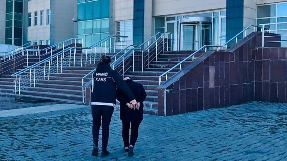 Makadındaki uyuşturucu cerrahi müdahale ile çıktı!