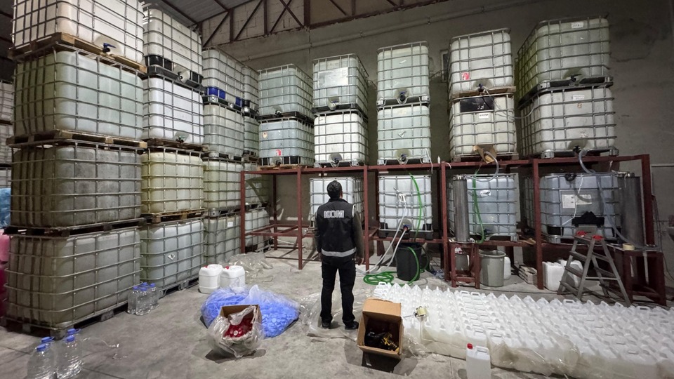 Yılbaşı öncesi piyasaya süreceklerdi