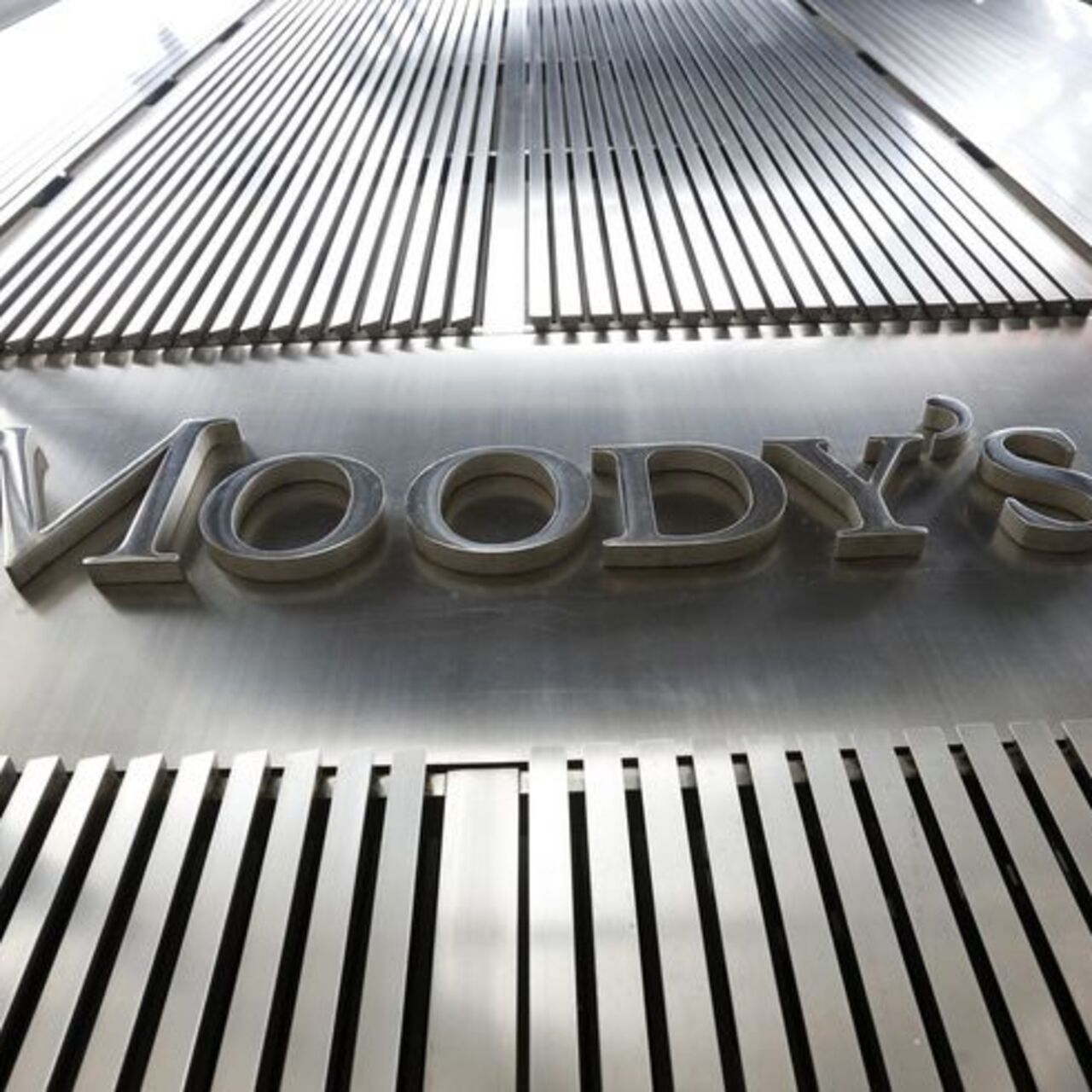 Moody's Fransa'nın not görünümünü negatife çevirdi