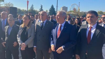 "Söyleyemeyenlere inat, Ne mutlu Türküm diyene"