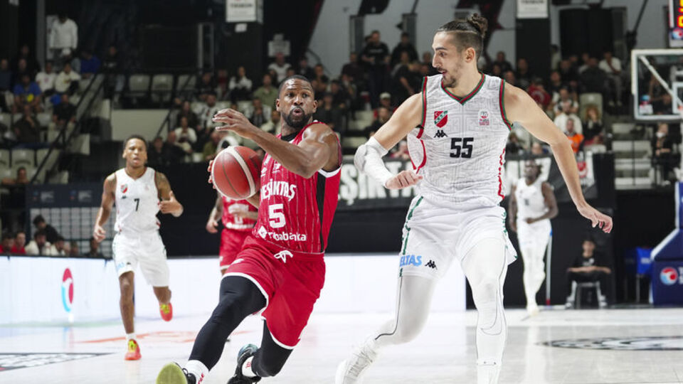 Beşiktaş, Karşıyaka'yı son periyotta yıktı