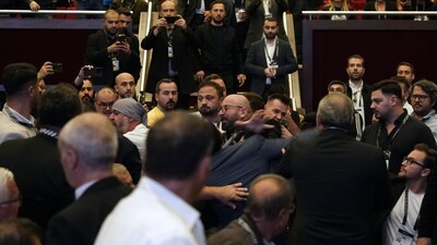 Beşiktaş kongresinde kavga çıktı