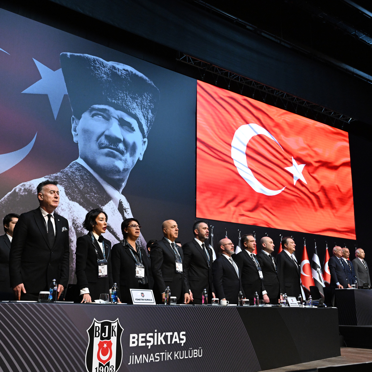 Beşiktaş'ın borcu 8 milyar 429 milyon TL