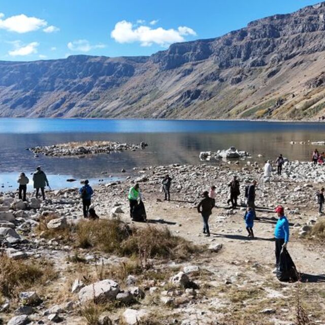 Nemrut Kalderası'nda "farkındalık" temizliği