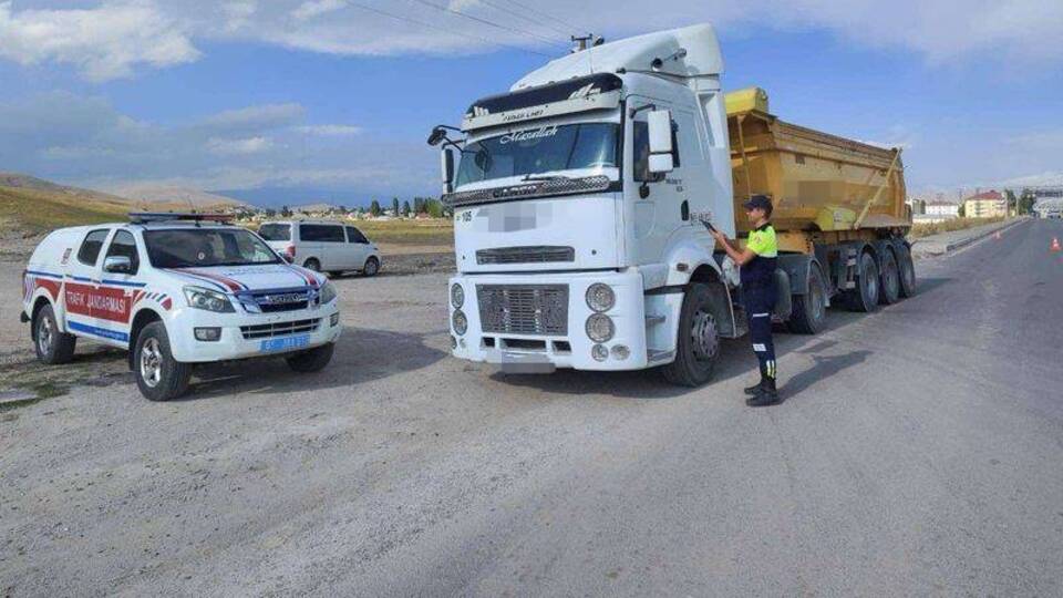 Van'da 164 araç trafikten men edildi
