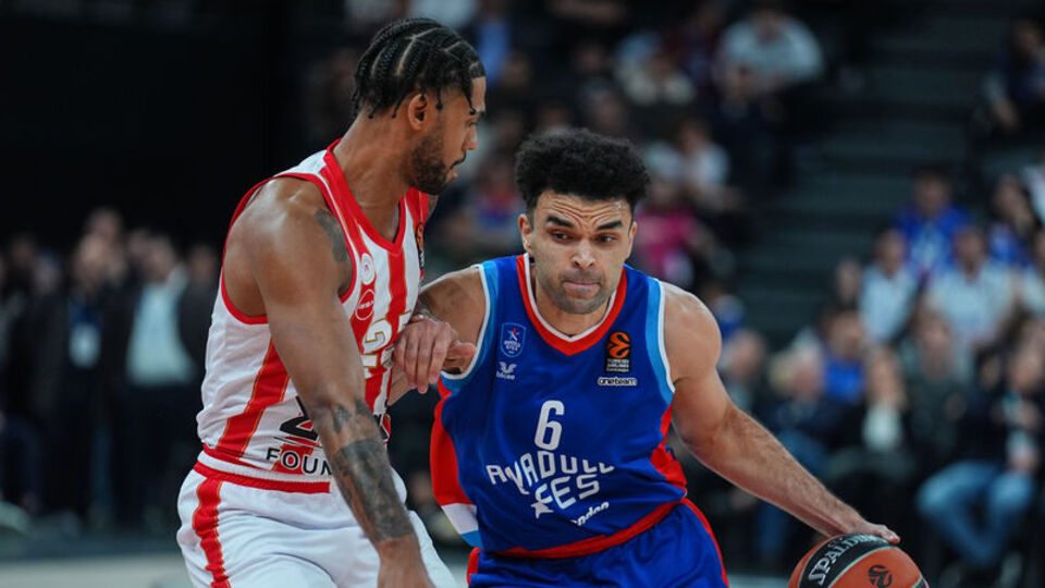 Anadolu Efes, Barcelona'yı ağırlayacak