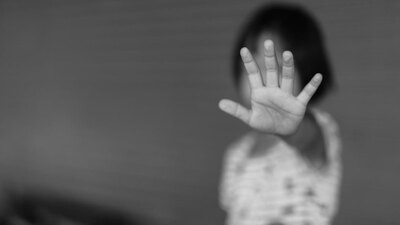 7 kız çocuğuna 'cinsel istismar' iddiası! Kadın kuaförü tutuklandı!