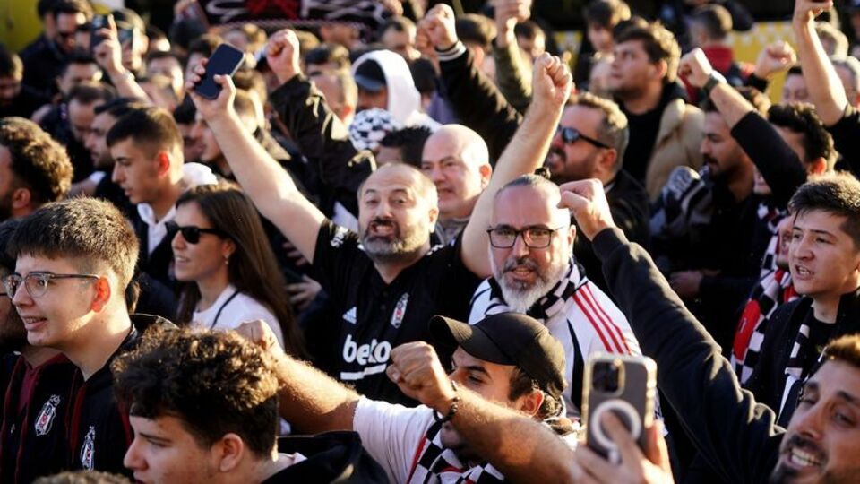 Beşiktaş taraftarı RAMS Park'a ulaştı!