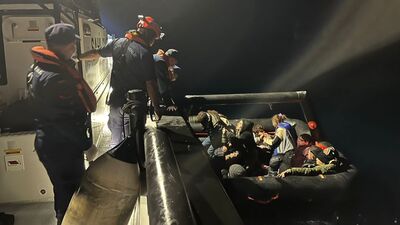 Muğla açıklarında 30 düzensiz göçmen kurtarıldı