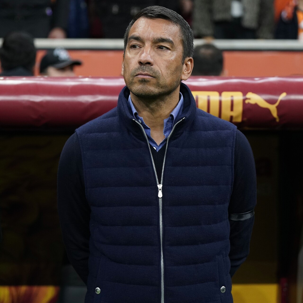 Van Bronckhorst'tan hakeme tepki!