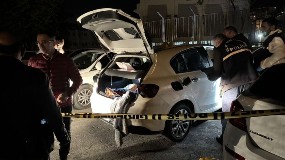 Boşandığı eşine kurşun yağdırdı!