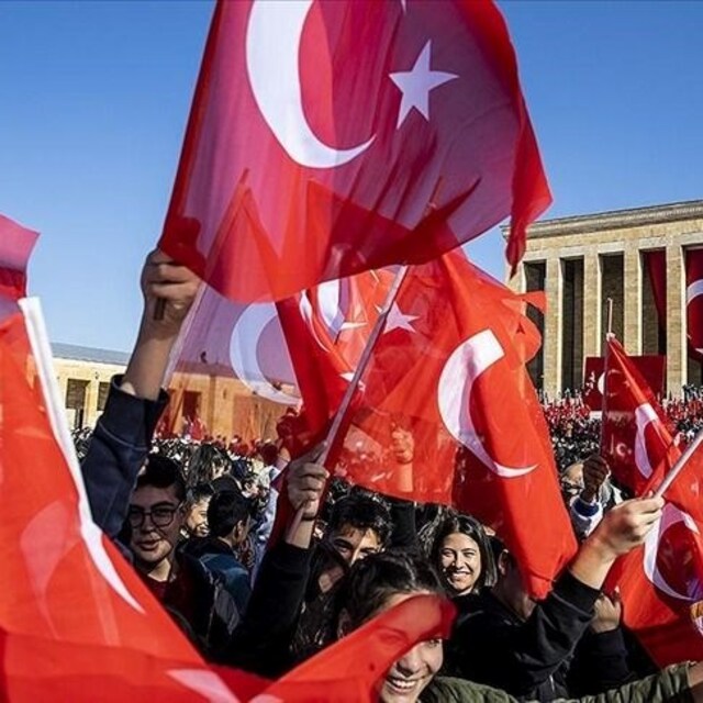 Siyasilerden 29 Ekim mesajları