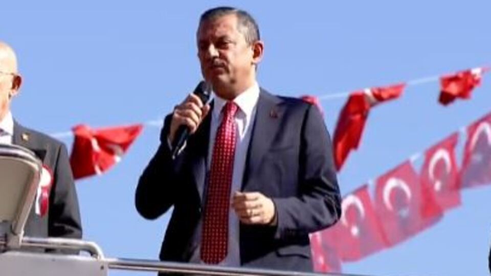 "Bu ülkeye istikamet belirlemek isteyenler var"