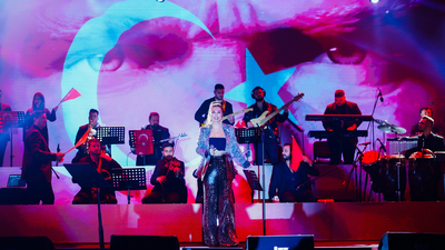 Ebru Yaşar'ın Cumhuriyet coşkusu