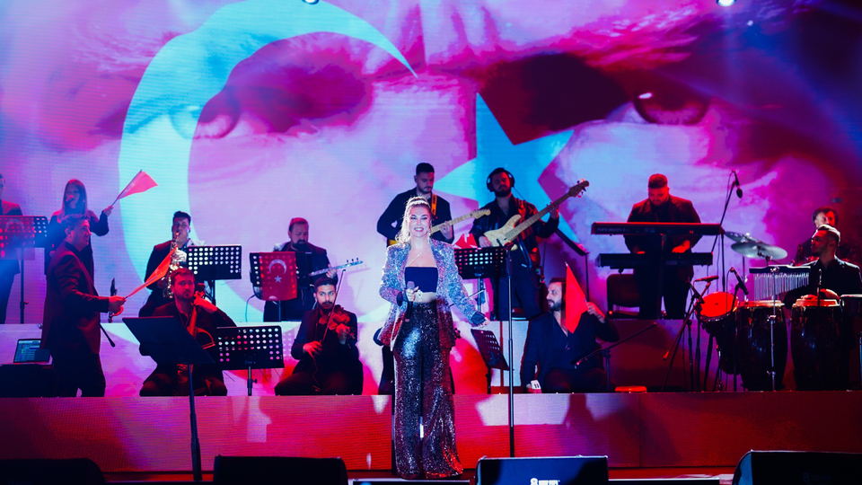 Ebru Yaşar'ın Cumhuriyet coşkusu