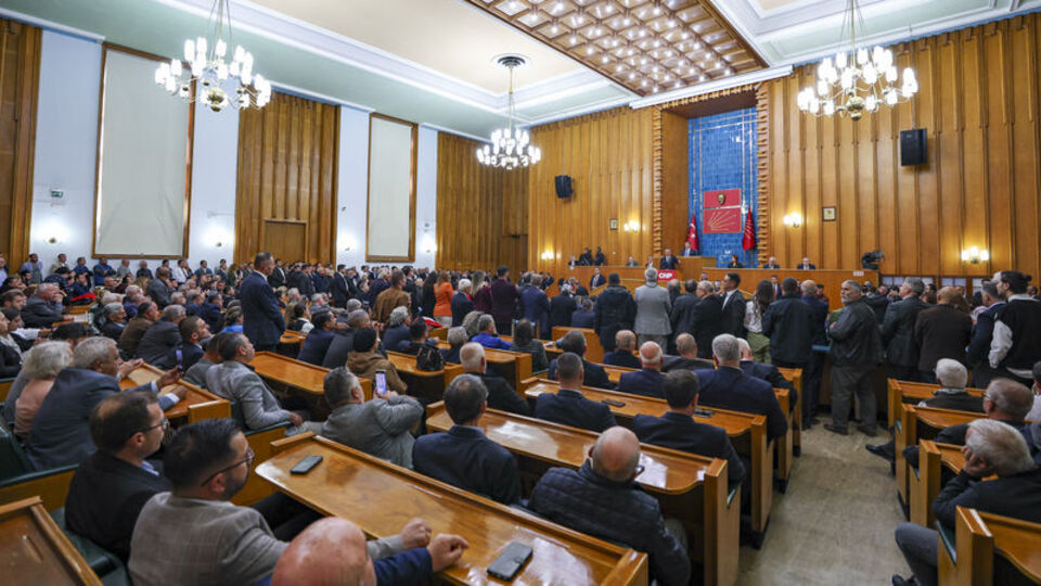 CHP, Antalya'da kampa giriyor