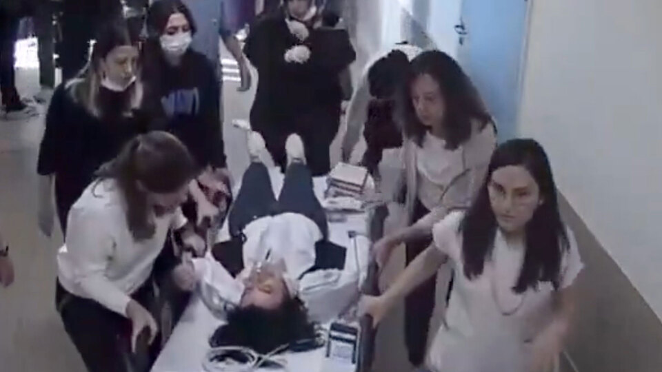 Kadın doktora makas ve ısıtıcıyla feci darp!