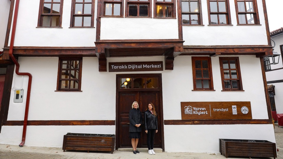 Yarının Köyleri projesinde üçüncü dijital merkez Taraklı'da açıldı