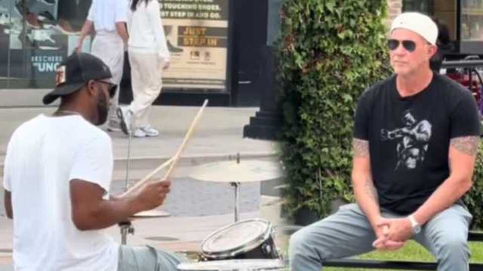 Sokak müzisyeninin özel seyircisi