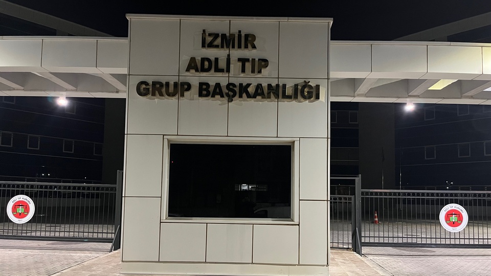 Sokak ortasında korkunç cinayet! Üvey babasını öldürdü