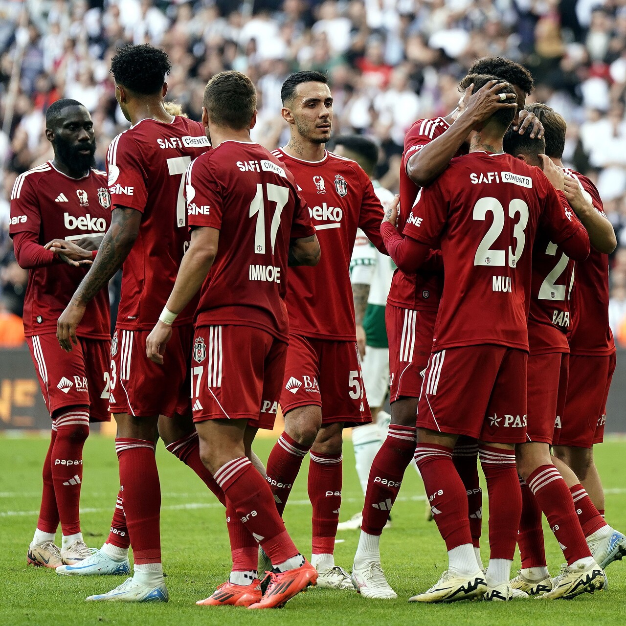 Beşiktaş, Aralık'a kadar İstanbul'da!